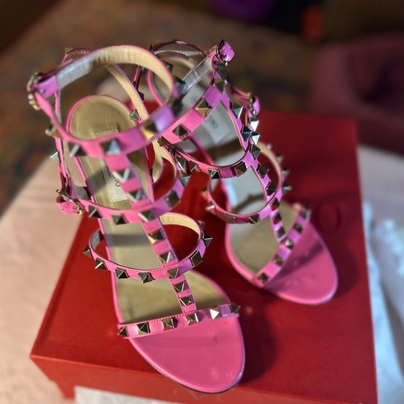 Valentino Garavani Rockstud T-Strap Leather Sandals Pink size 7 EU 37 - Picture 16 of 16